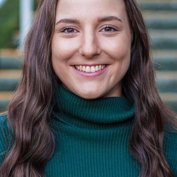 Courtney Miller Headshot