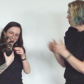 WorldBridger Award recipient, Zoe, with Dr. Marie Hopwood,  Anthropology Forum 2023, April 18.